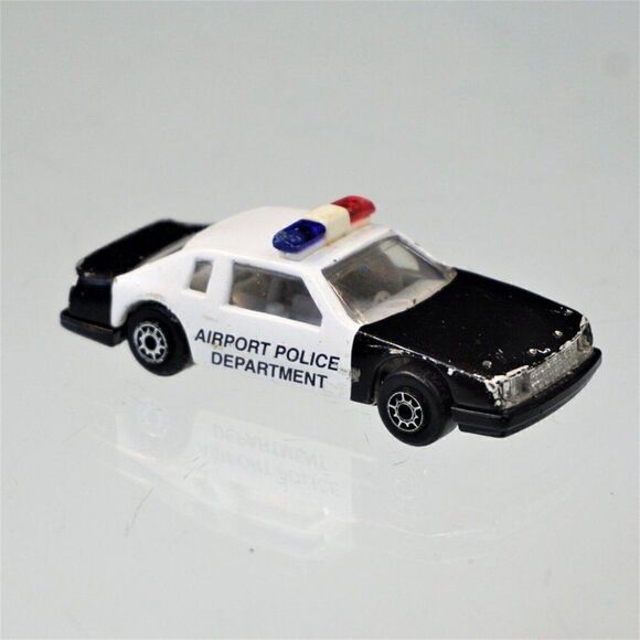Maisto Buick LeSabre Airport Police Car Diecast Toy 1/64 Scale Black White - Picture 2 of 5